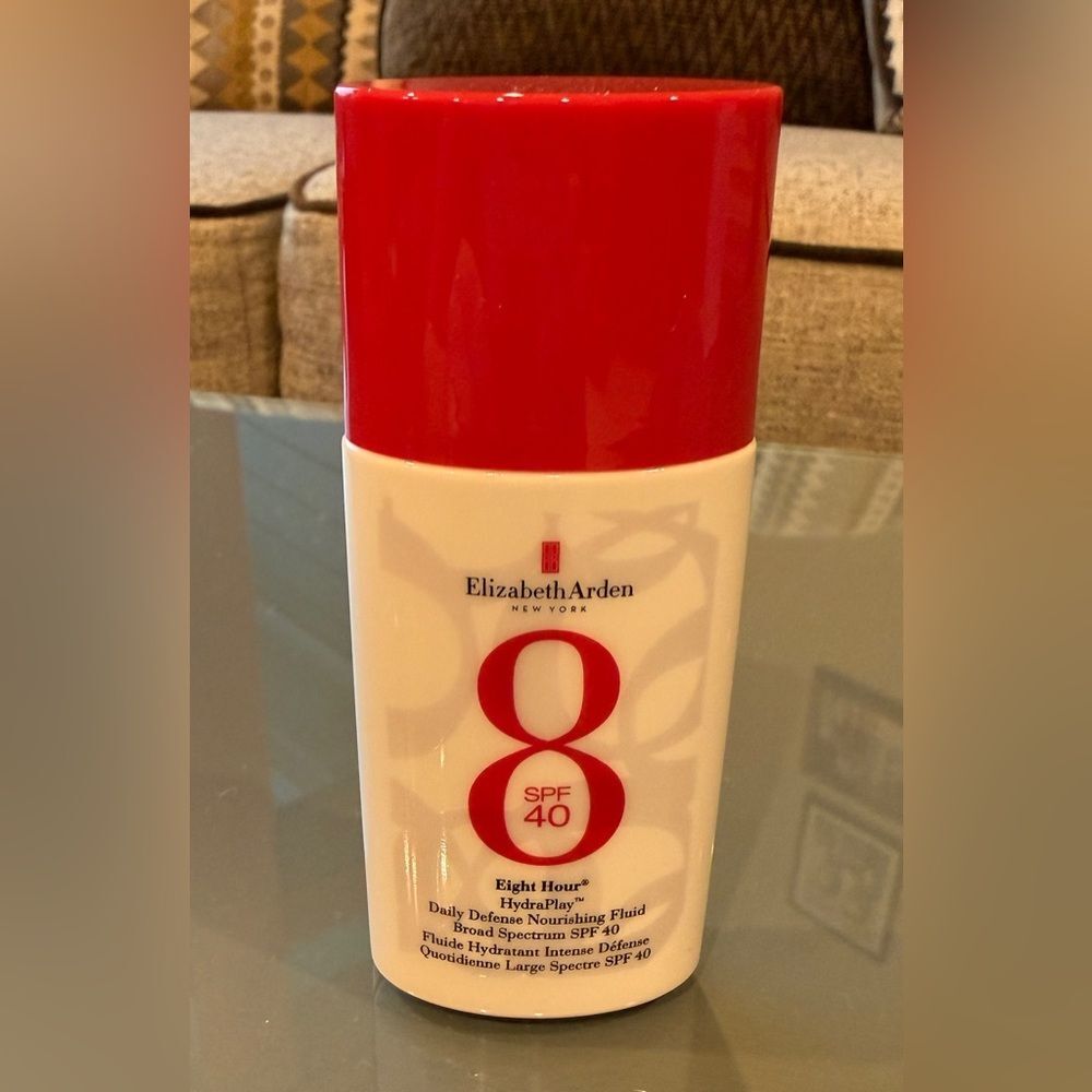 Elizabeth Arden Eight Hour HydraPlay Daily Defense Broad Spectrum Fluid SPF 40
